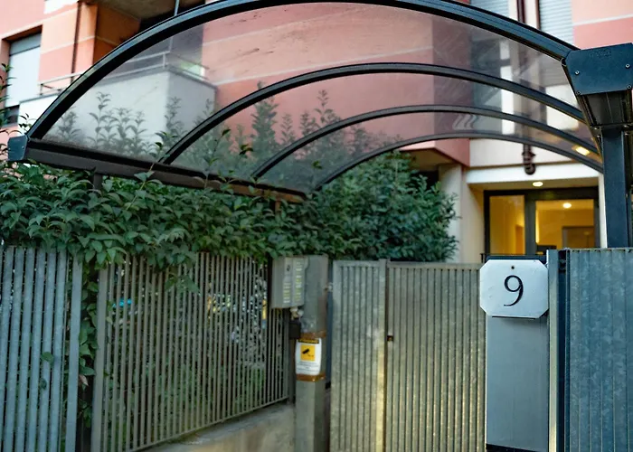 Lägenhet Stupenda Mansarda Con Balcone *