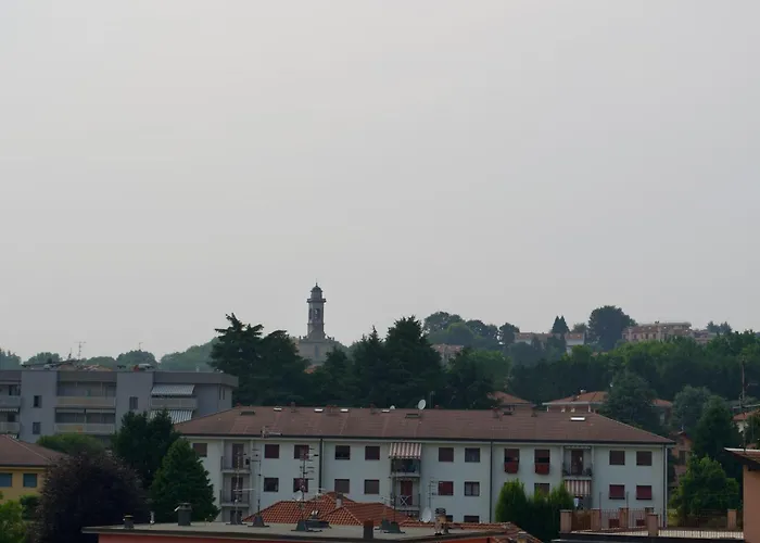 Stupenda Mansarda Con Balcone Lägenhet Como